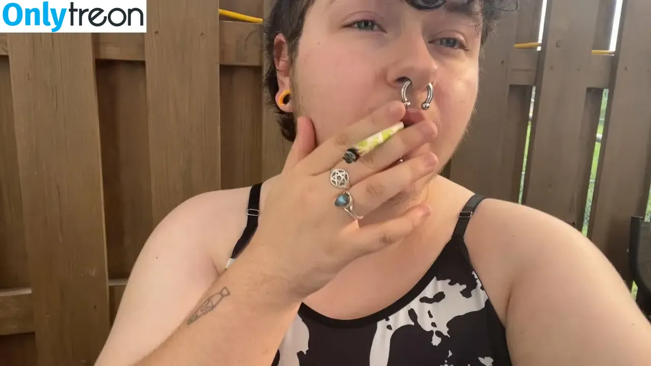 ThePornBaby голая photo #0004 (thebaby_2023 / theyeetbaby)