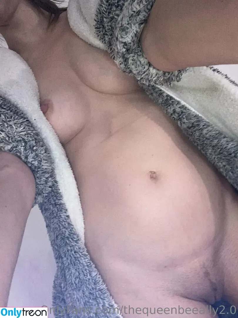thequeenbeeally2.0 голая photo #0014 (thequeenbeeally2.0)