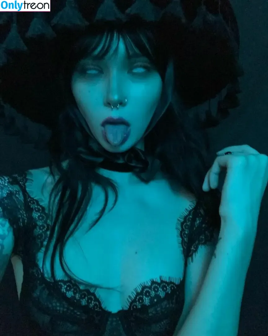 Theravenlissette nude photo #0014 (ravenkitten)