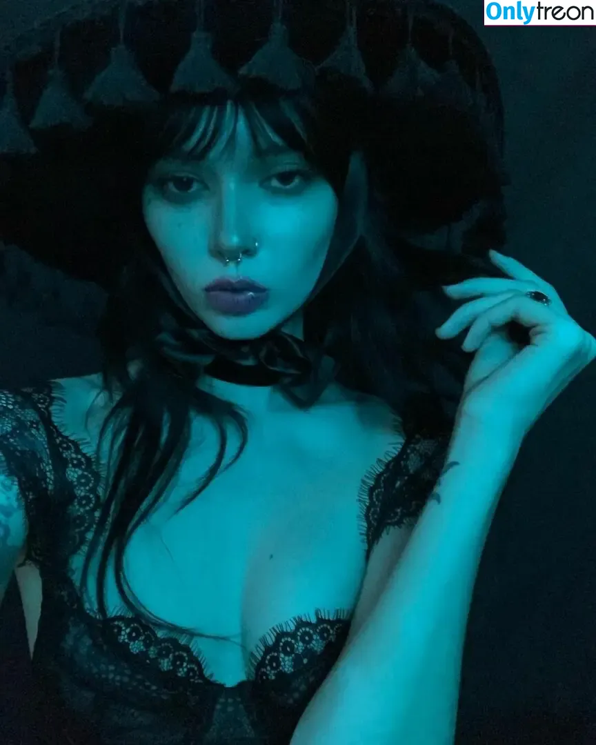 Theravenlissette nude photo #0015 (ravenkitten)