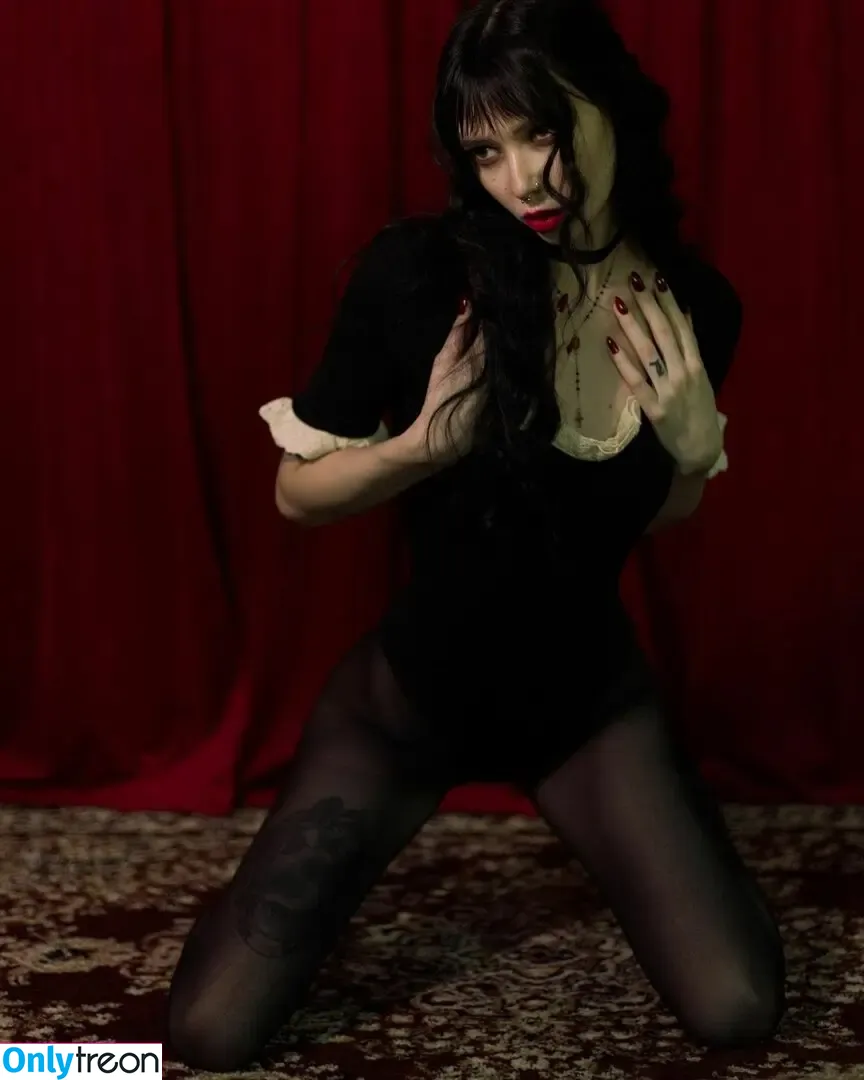 Theravenlissette голая photo #0027 (ravenkitten)