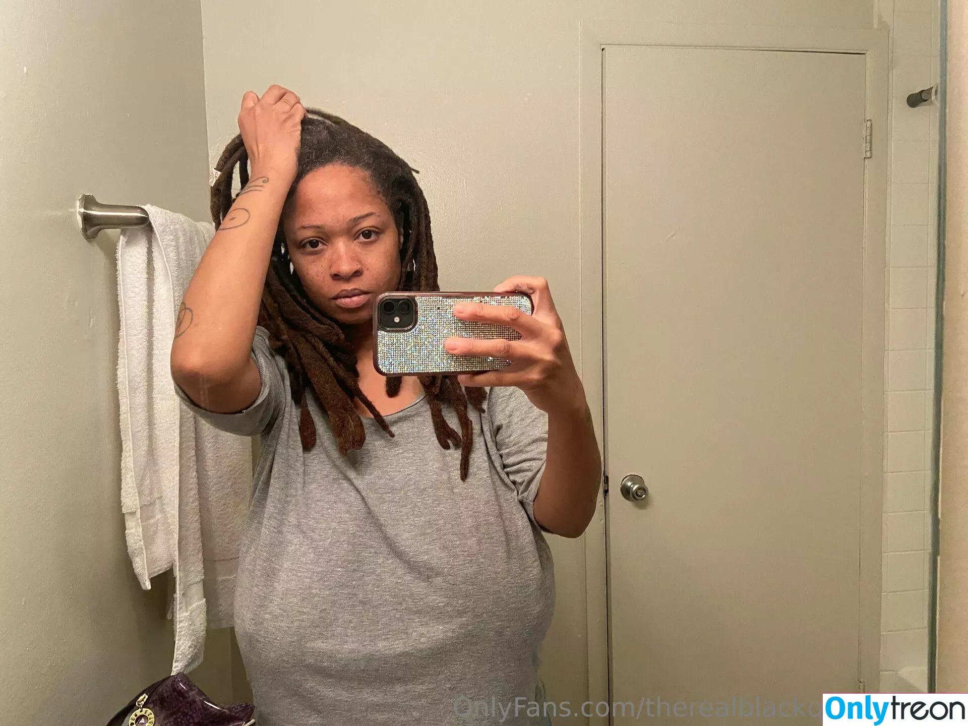 therealblackqueenraven nude photo #0033 (therealblaqqueen)