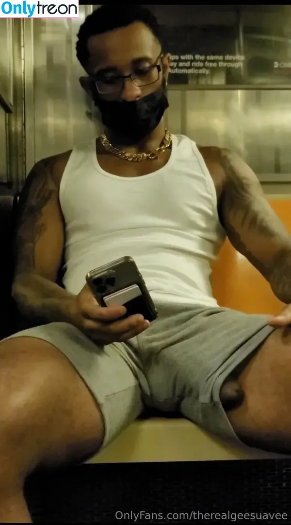 therealgeesuavee nude photo #0010 (therealgees / therealgeesuave)