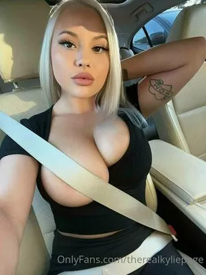 therealkyliepage / kyliepageofficial фото голая #0575