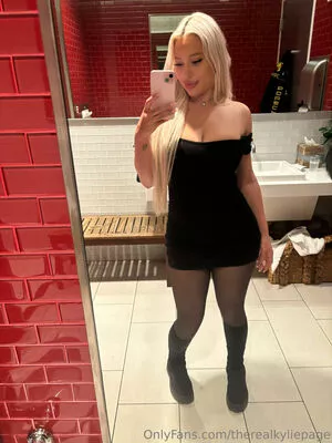 therealkyliepage / kyliepageofficial фото голая #0576
