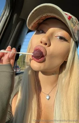 therealkyliepage / kyliepageofficial фото голая #0582