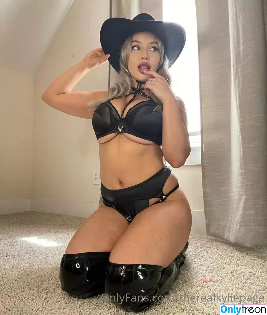 therealkyliepage nude photo #0058 (kyliepageofficial)
