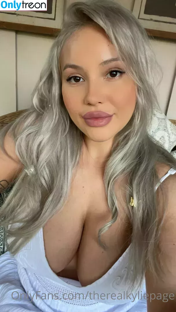 therealkyliepage nude photo #0060 (kyliepageofficial)