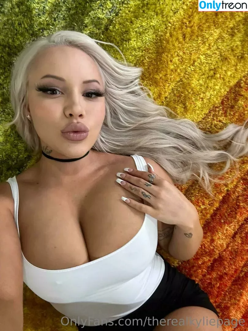 therealkyliepage nude photo #0184 (kyliepageofficial)