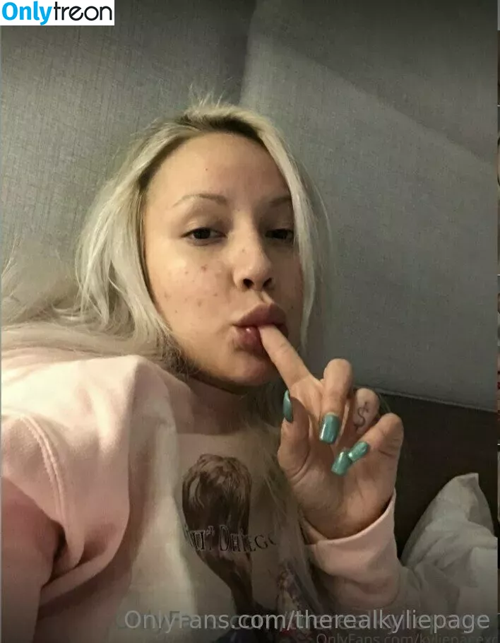 therealkyliepage nude photo #0207 (kyliepageofficial)
