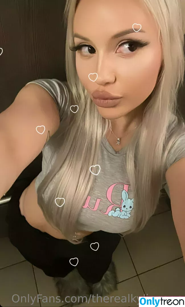 therealkyliepage nude photo #0215 (kyliepageofficial)