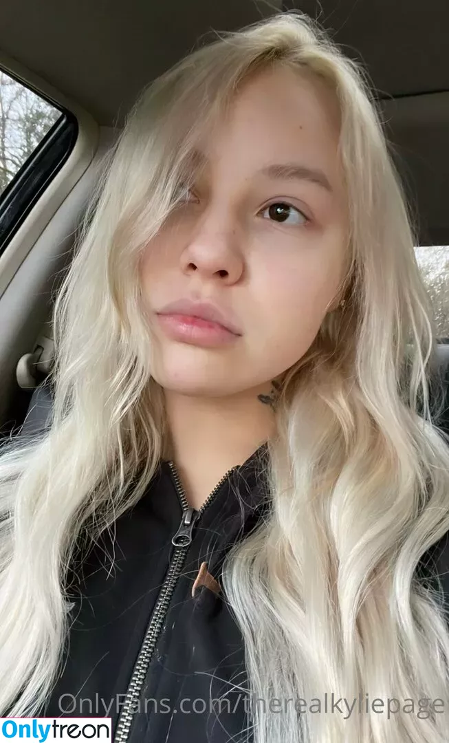 therealkyliepage nude photo #0300 (kyliepageofficial)