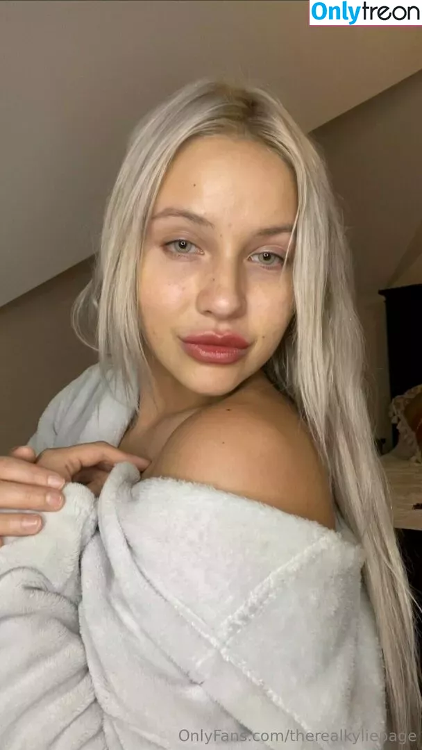 therealkyliepage nude photo #0344 (kyliepageofficial)