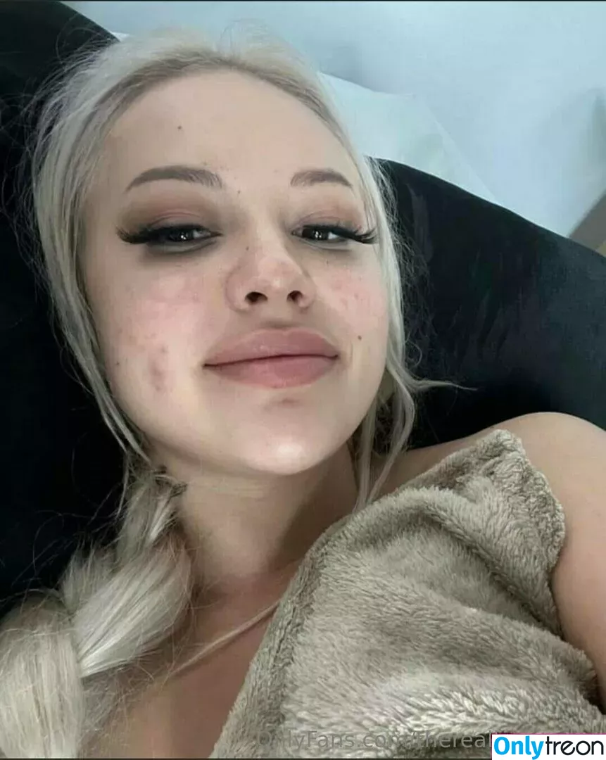 therealkyliepage nude photo #0380 (kyliepageofficial)