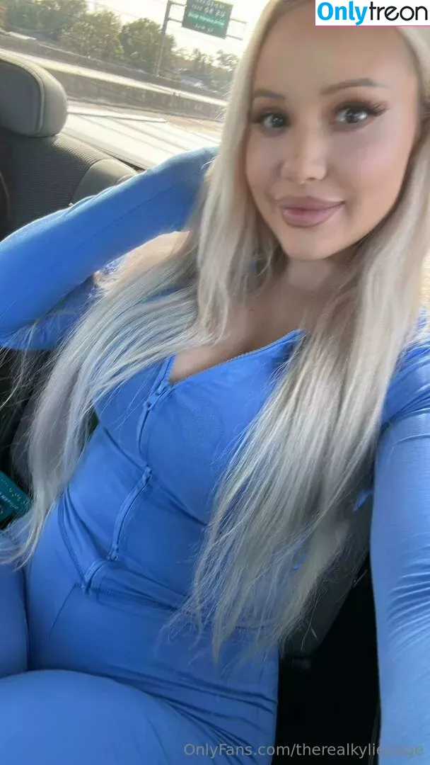 therealkyliepage nude photo #0403 (kyliepageofficial)