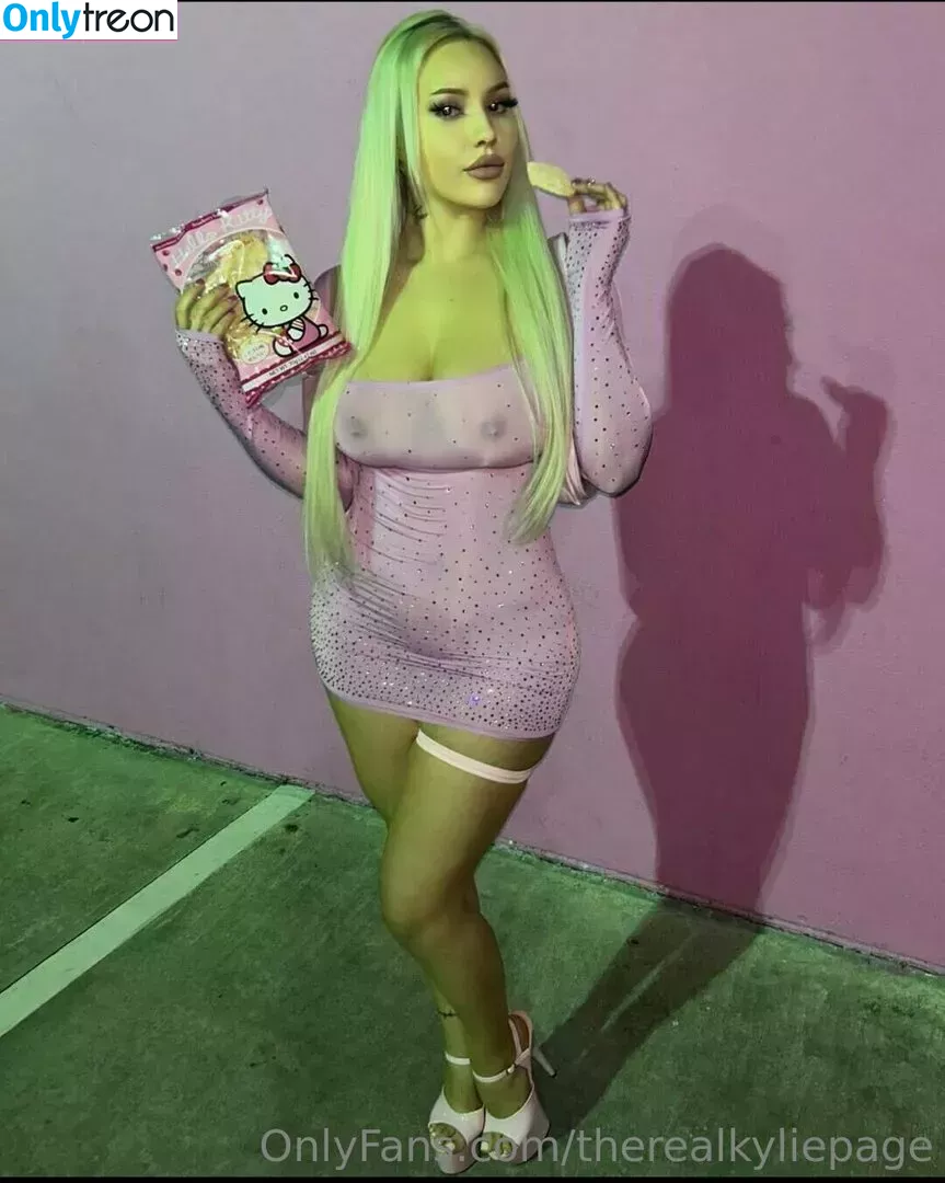 therealkyliepage nude photo #0414 (kyliepageofficial)