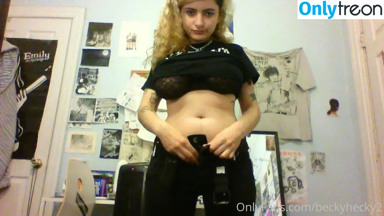 TheRealnotbeckyhecky nude photo #0044 (beckieheckie / bexiehexie)