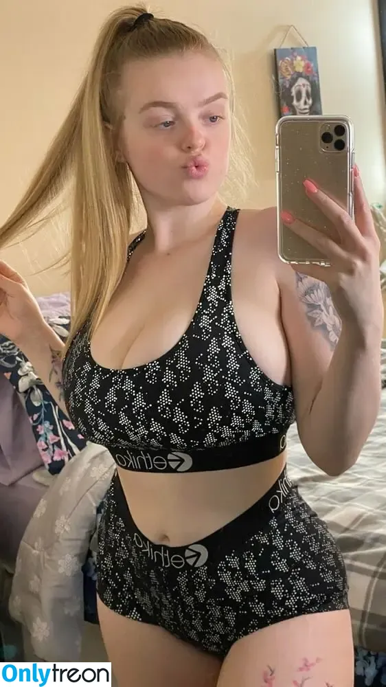 therealtayy nude photo #0016 (taylorjevaux / therealtayyyy1)