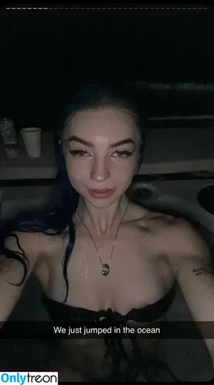  nude photo #0001