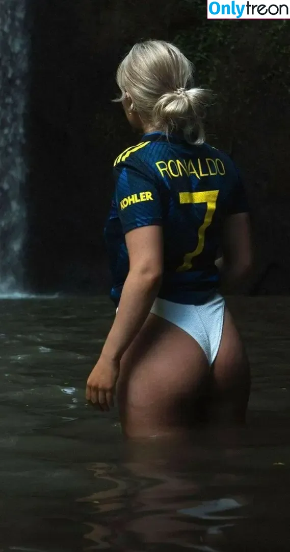 Therese Gudmundsen nude photo #0016 (thereseutd)