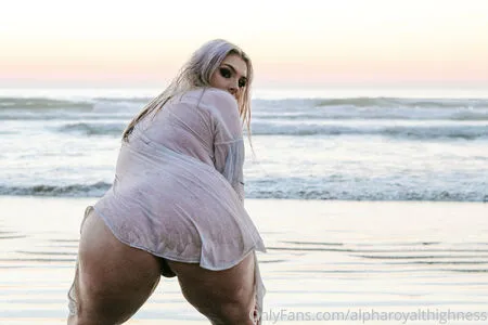 Theroyalthighness / alpharoyalthighness nude photo #0008