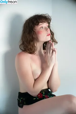 thestrawberrybutcher / SuzieSon / charlieisomething / mymotherfvckedmickjagger nude photo #0168