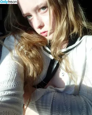 thestrawberrybutcher / SuzieSon / charlieisomething / mymotherfvckedmickjagger nude photo #0371