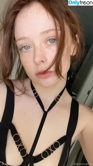 thestrawberrybutcher / SuzieSon / charlieisomething / mymotherfvckedmickjagger nude photo #0382