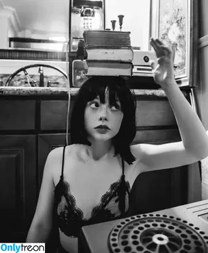 thestrawberrybutcher / SuzieSon / charlieisomething / mymotherfvckedmickjagger nude photo #0407