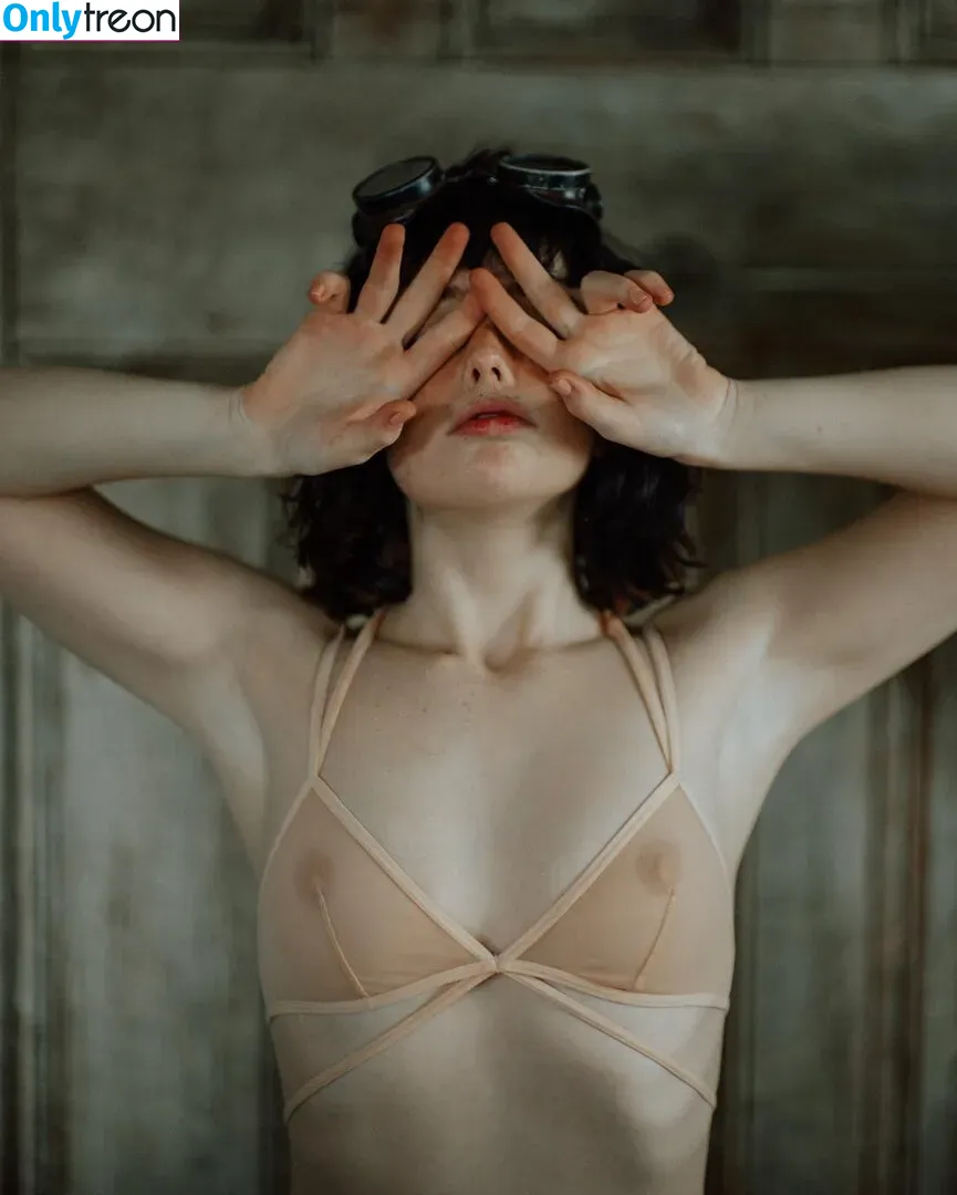 thestrawberrybutcher nude photo #0031 (SuzieSon / charlieisomething / mymotherfvckedmickjagger)