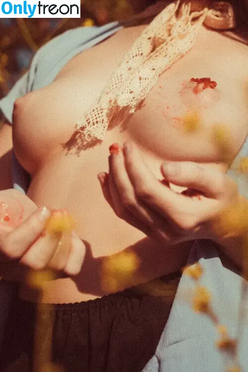 thestrawberrybutcher nude photo #0133 (SuzieSon / charlieisomething / mymotherfvckedmickjagger)