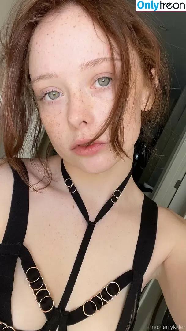 thestrawberrybutcher nude photo #0382 (SuzieSon / charlieisomething / mymotherfvckedmickjagger)