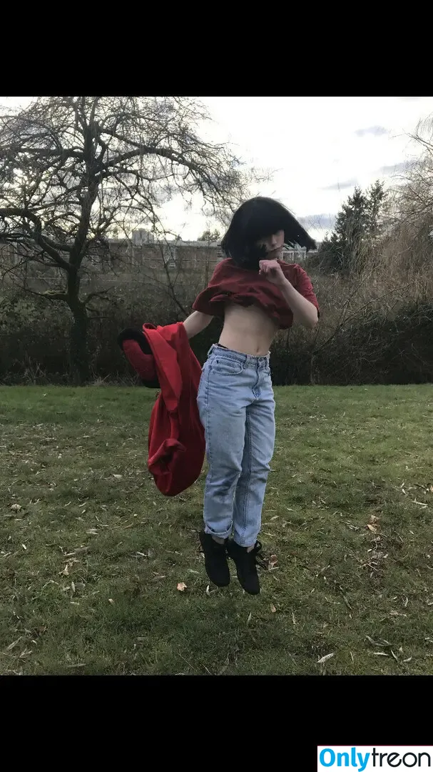 thestrawberrybutcher nude photo #0391 (SuzieSon / charlieisomething / mymotherfvckedmickjagger)