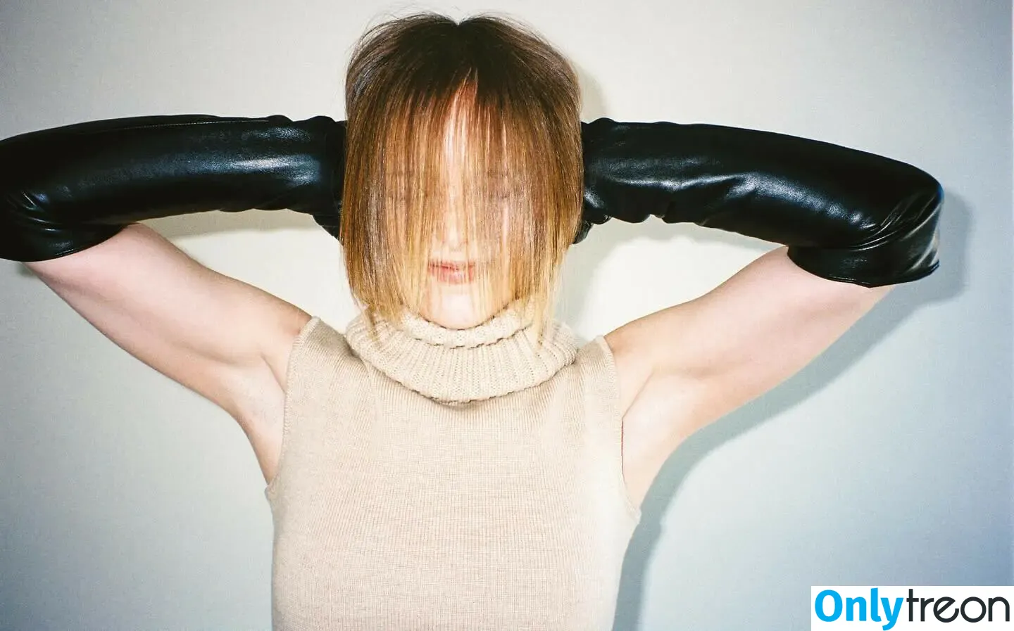 thestrawberrybutcher nude photo #0445 (SuzieSon / charlieisomething / mymotherfvckedmickjagger)