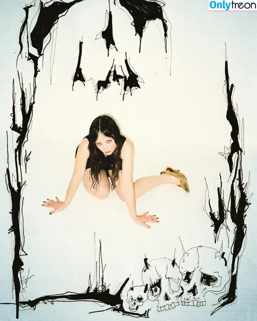 thestrawberrybutcher nude photo #0448 (SuzieSon / charlieisomething / mymotherfvckedmickjagger)