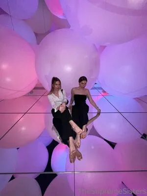 TheSupremeSisters / ProsperousPrincess / thesupremesisterss фото голая #0106