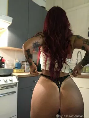 thetanalea / thereturnoftanalea nude photo #0013