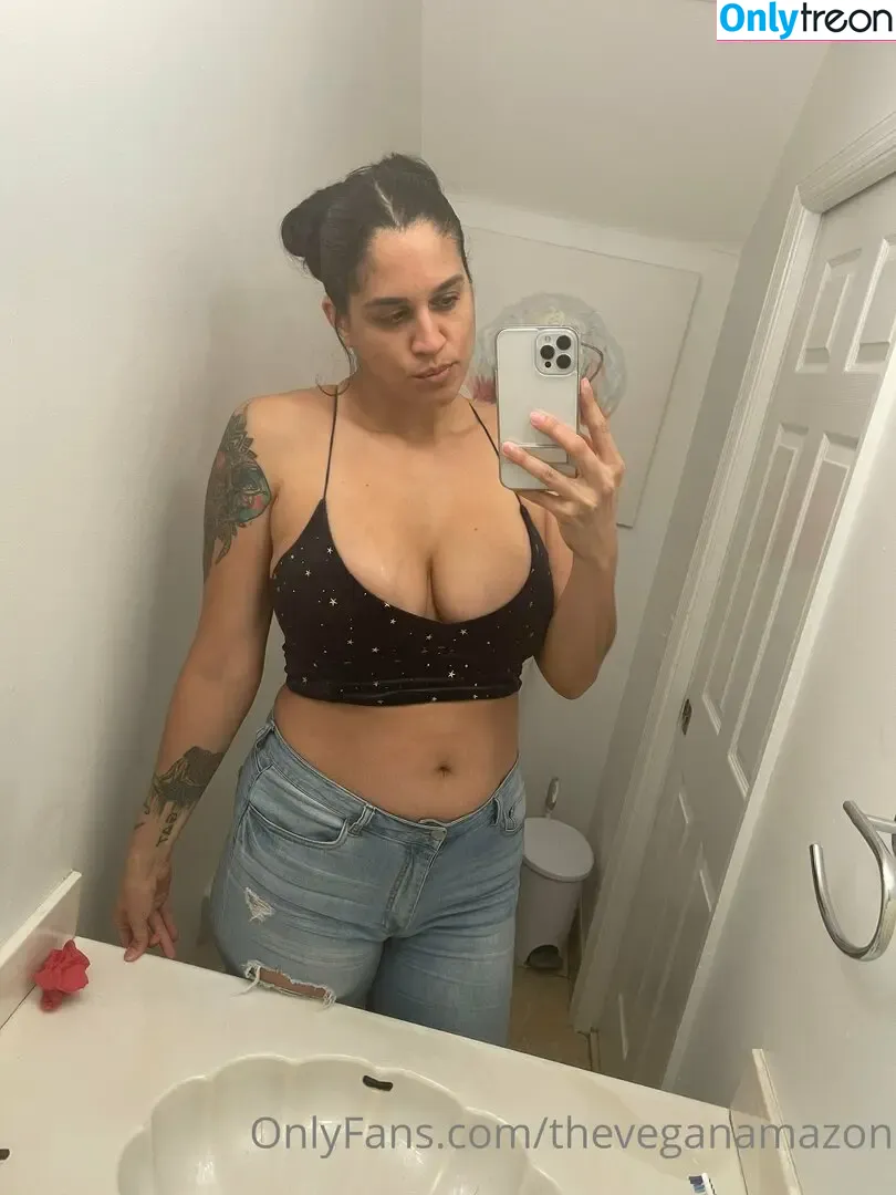 theveganamazon nude photo #0010 (veggies4four)