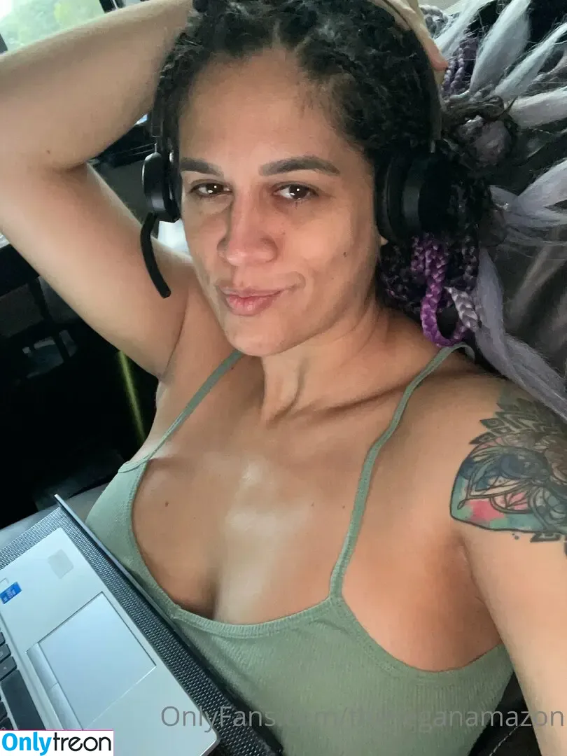 theveganamazon nude photo #0013 (veggies4four)