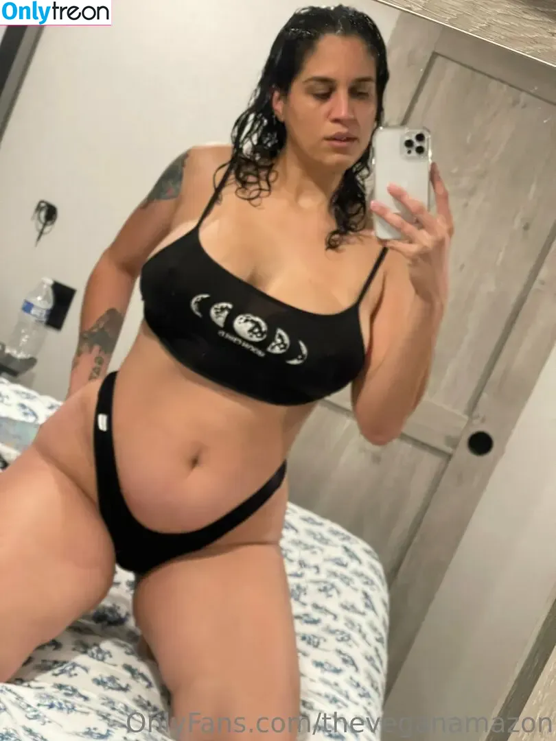 theveganamazon nude photo #0032 (veggies4four)