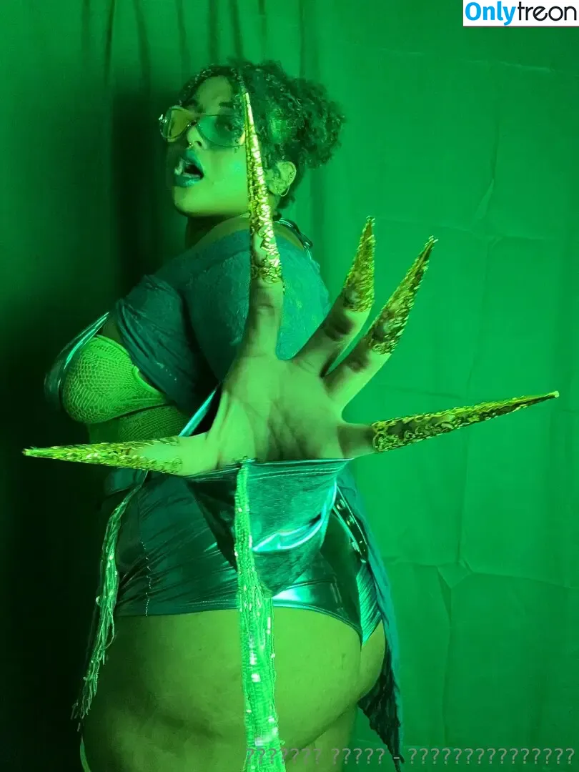 thevixxxenx nude photo #0005 (thevixensworld)