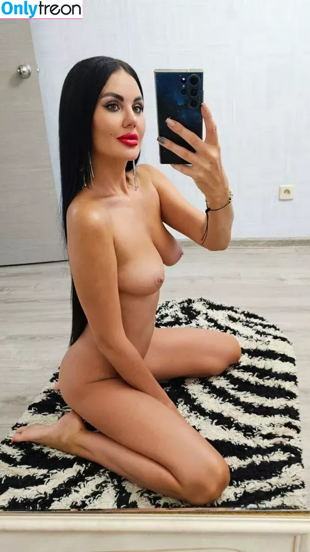 Thibisova nude photo #0039 (Thibisova)