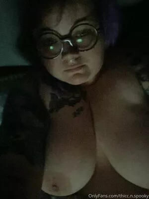 thicc.n.spooky / spooky.thicc nude photo #0045