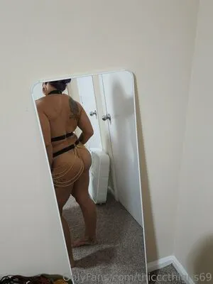 thicccthighs69 / freakyshiii.69 nude photo #0010