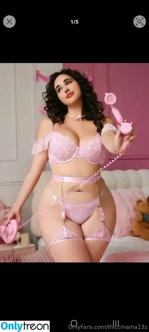 thiccmama13z / jez132219 nude photo #0139