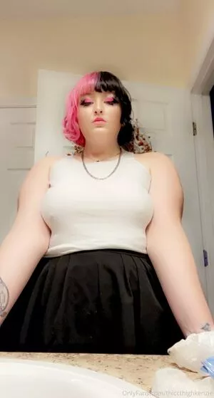 thiccthighkenzie / kducketts__ nude photo #0026