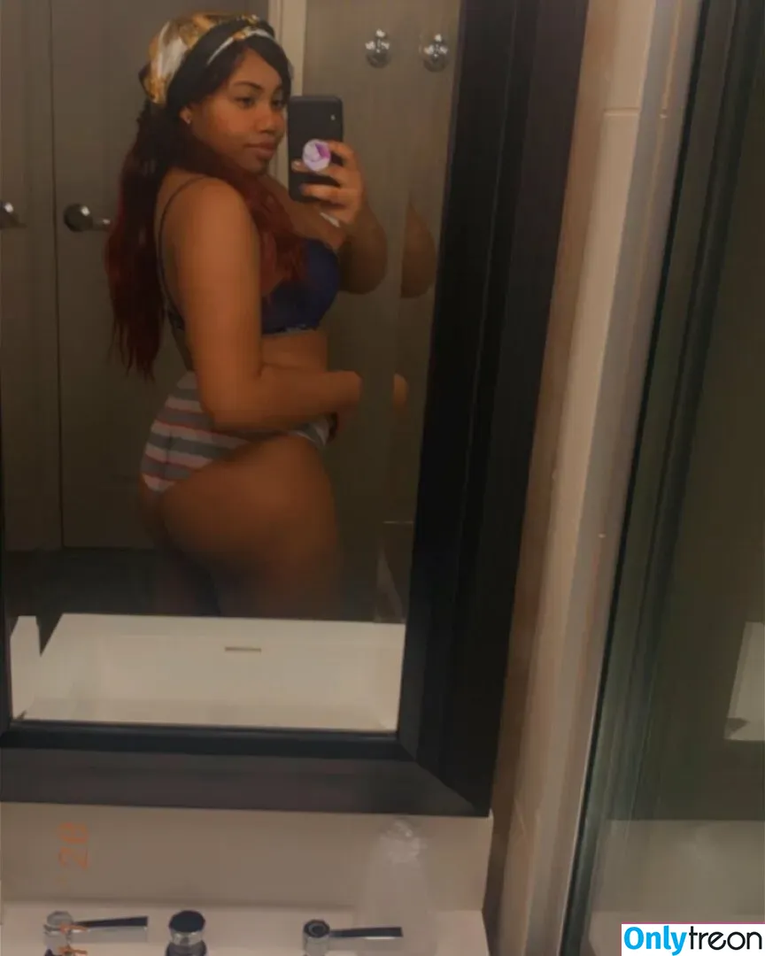 thiccxms nude photo #0221 (thiccxms__)