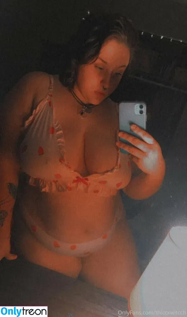 thiccxwitcch nude photo #0008 (thicccwith3cs)