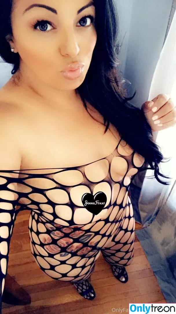 thickbaddie_jenna nude photo #0045 (thickbaddieee__)