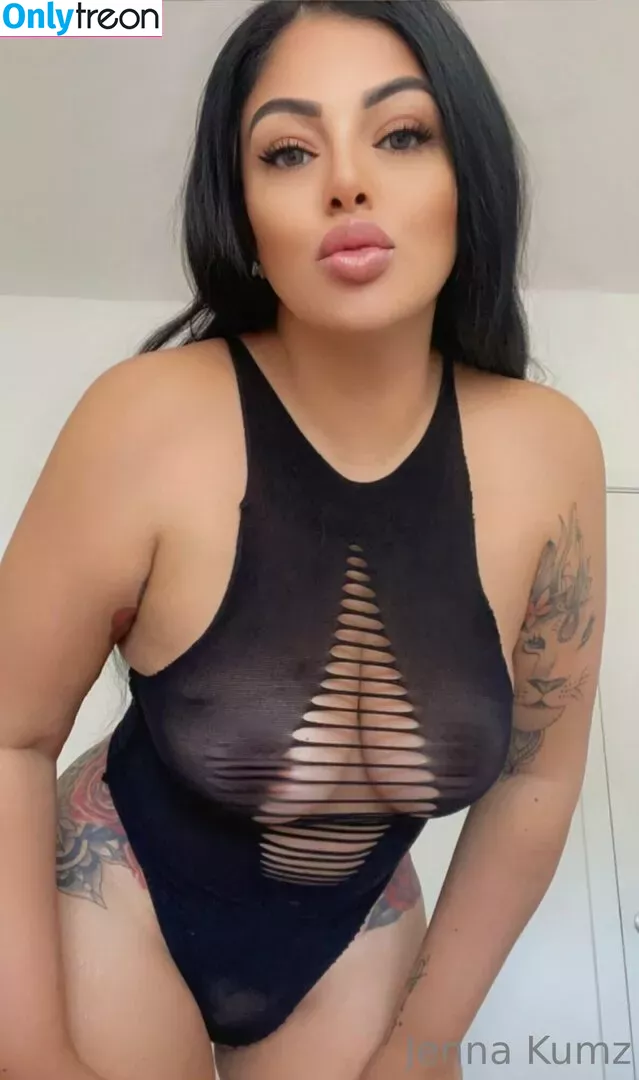 thickbaddie_jenna nude photo #0135 (thickbaddieee__)